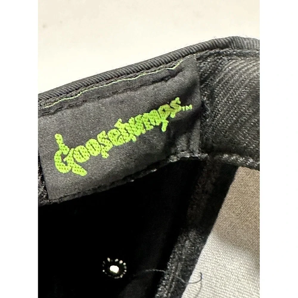 Goosebumps Snapback Hat Cap YOUTH Boys Black TV Series Comics Vintage 90s USA‎